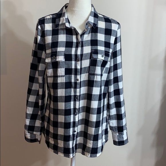Old Navy Tops - Old Navy Button down blouse -plaid-